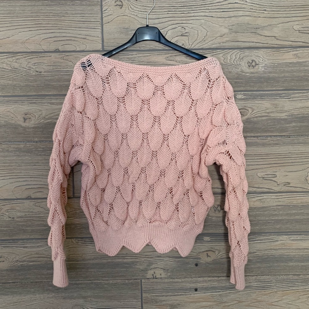 LAST 3✨Rose Scallop Knit Cropped Sweater - Picture 3 of 4